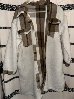 Sherpa Shacket Coat in Cream and Brown Plaid
